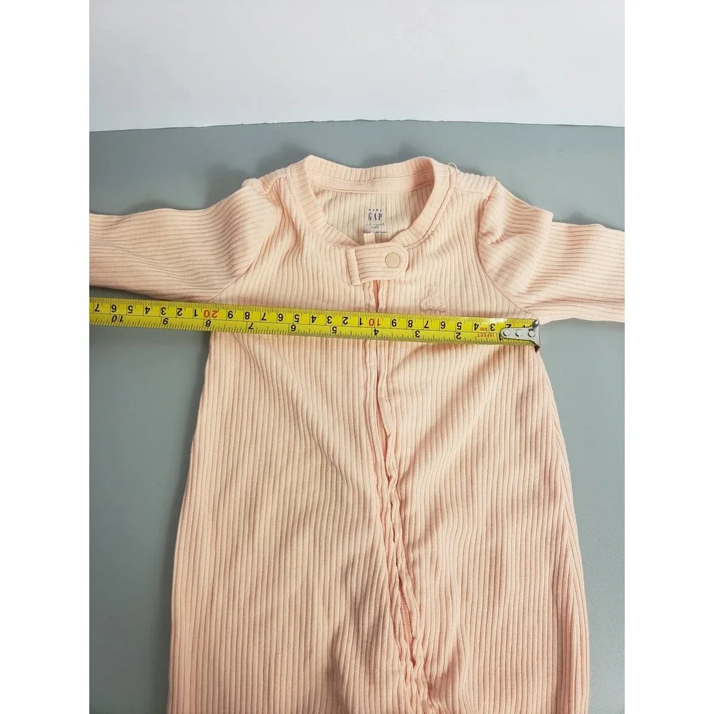 Baby‎ Gap Peach Ribbed Knit Two-Way Zip Footed Sleeper Romper 0-3 Months